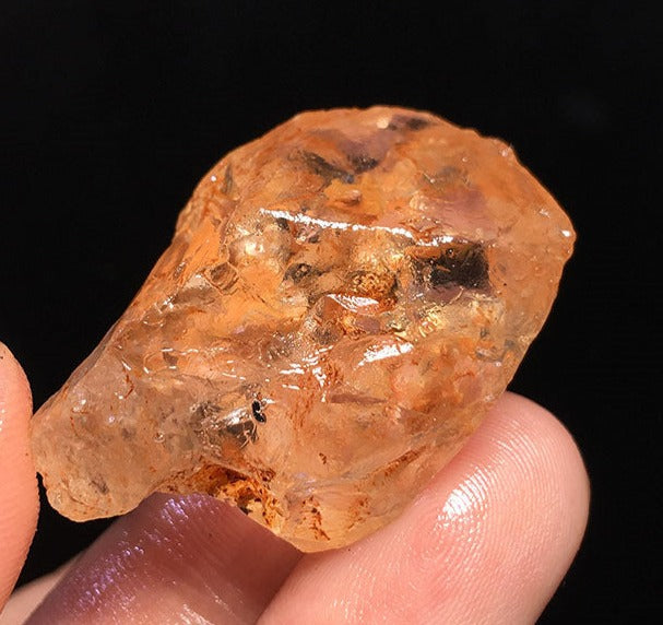 Natural red mud backbone crystal ore