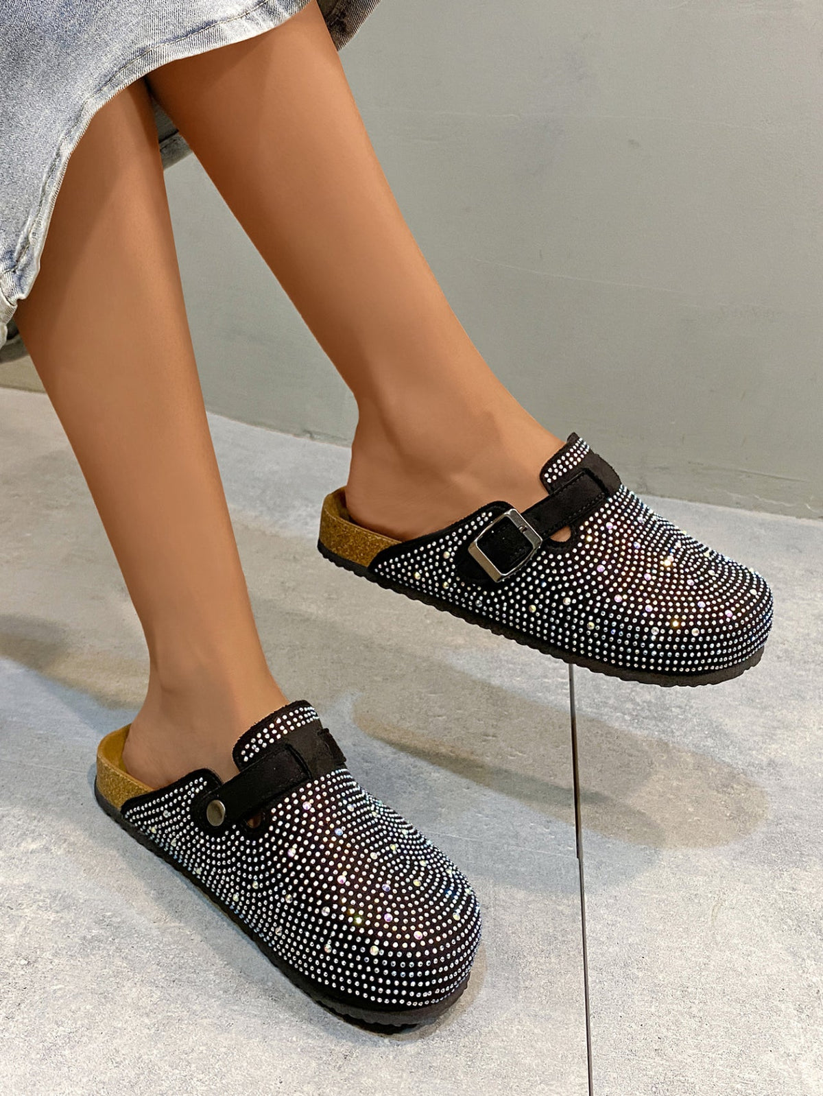 BelifiFlat Bottom Cross Water DiamondSandals